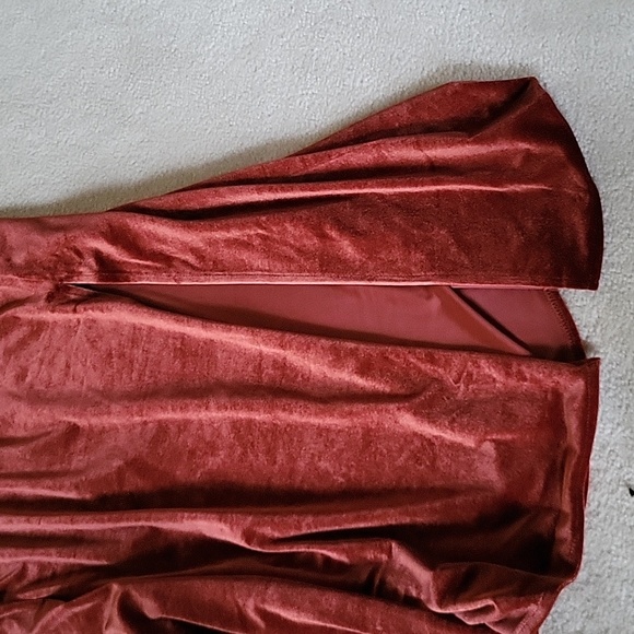 Velvet Midi triangle halter Dress - Picture 4 of 4